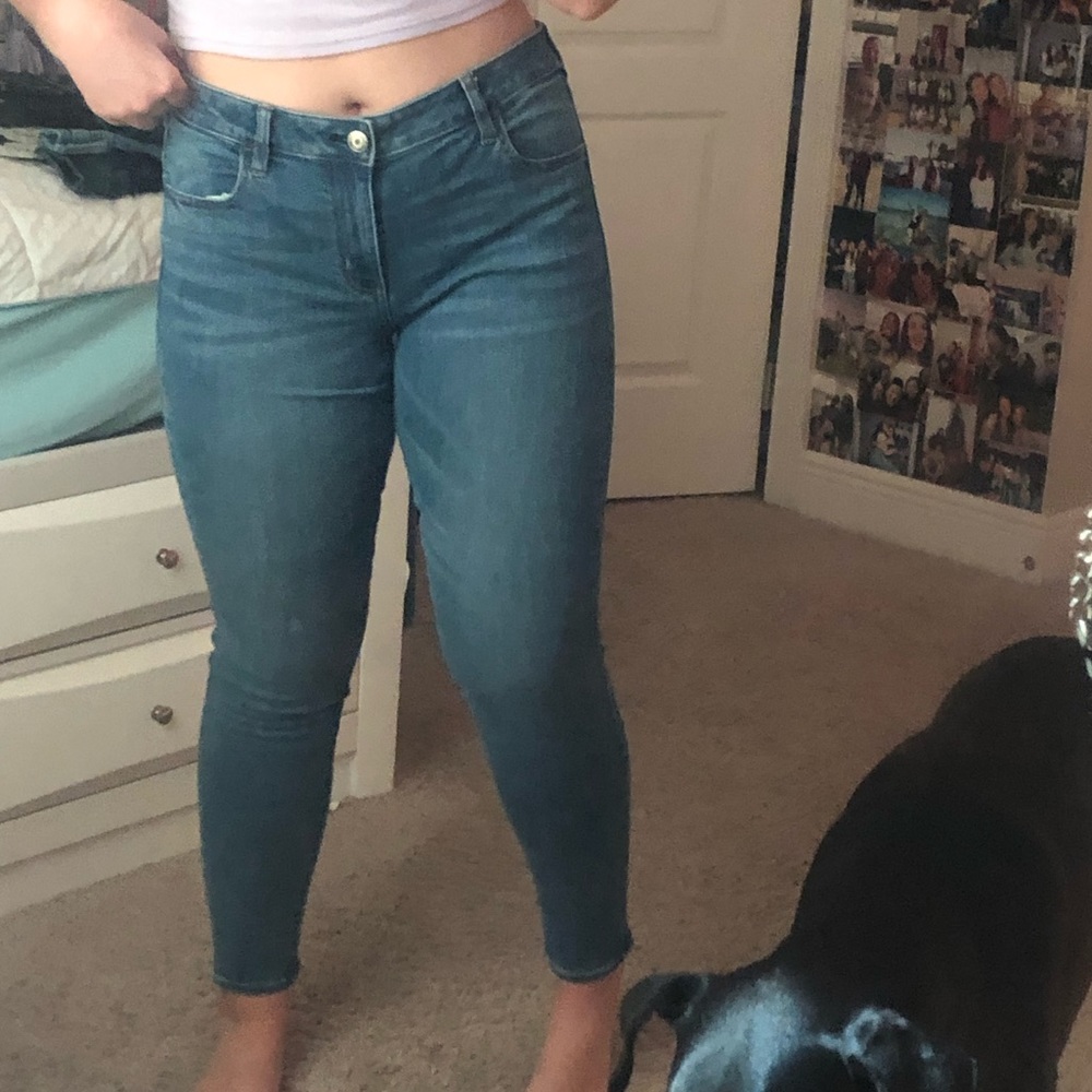 american eagle lightwash jeans!